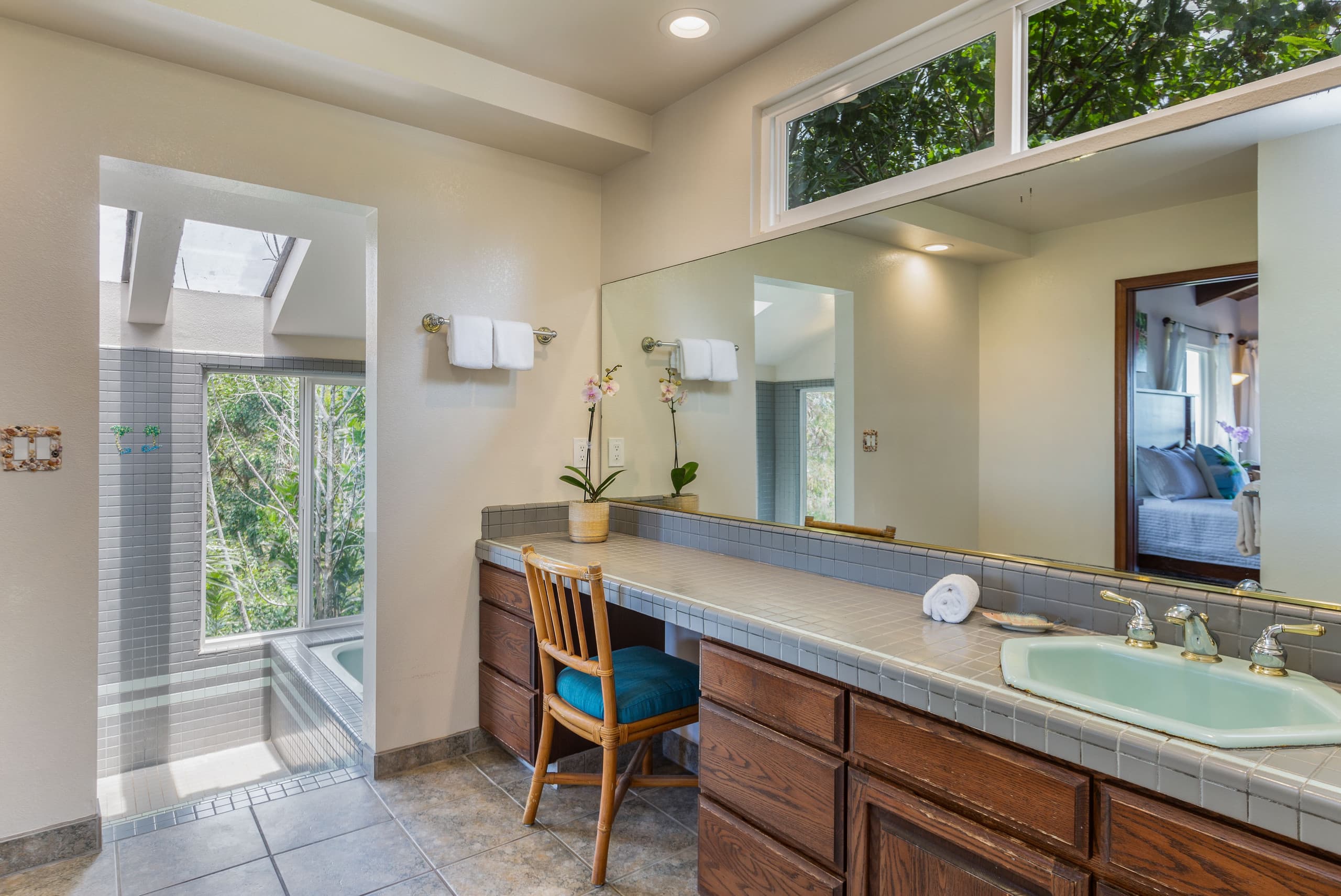 Home in Princeville · ★4.98 · 6 bedrooms · 7 beds · 3 baths - Image 20