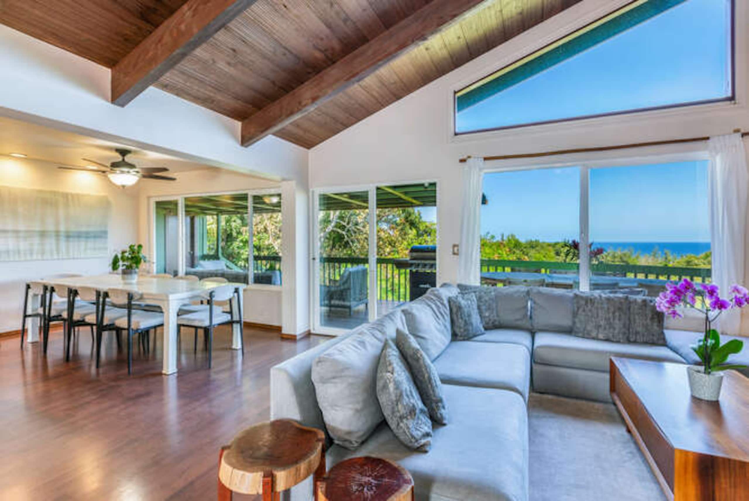 Home in Princeville · ★4.98 · 6 bedrooms · 7 beds · 3 baths - Image 9