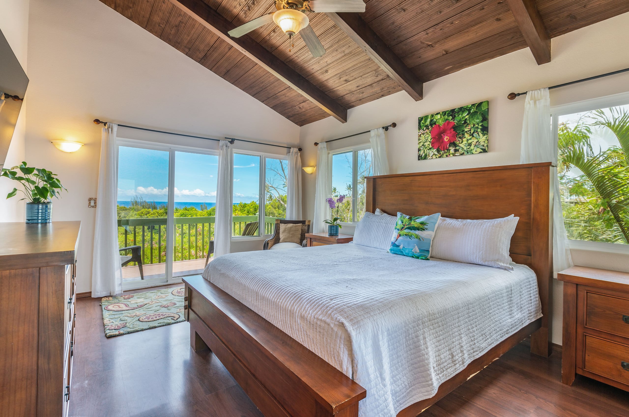 Home in Princeville · ★4.98 · 6 bedrooms · 7 beds · 3 baths - Image 18