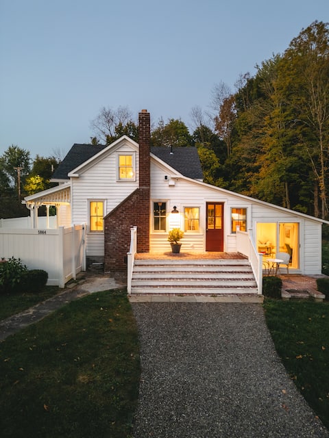 Twin Cedar Pond: Modern Farmhouse + Indoor Hot Tub