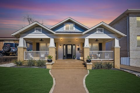 Hot Tub | Steps to Dickies Arena | Private Parking