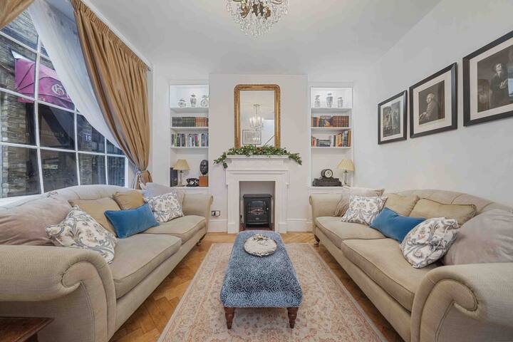 Stunning haven for 6 guests in the heart of London gallery image 2