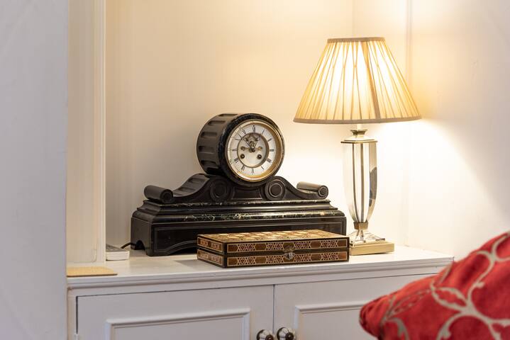 Stunning haven for 6 guests in the heart of London gallery image 3