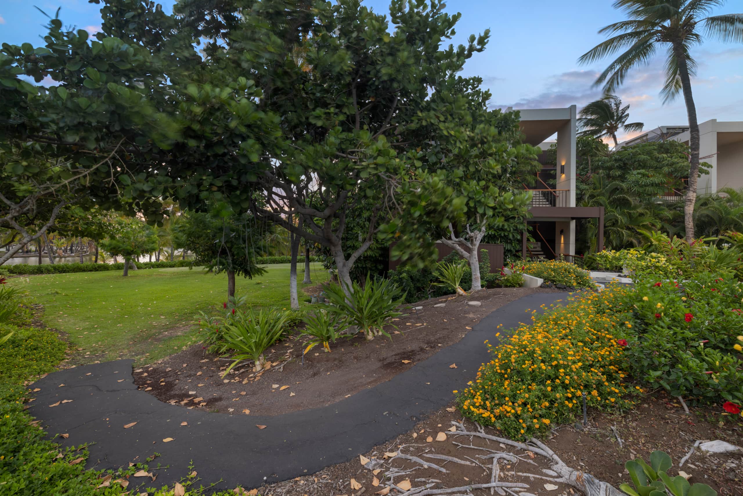 Condo in Waimea · ★5.0 · 2 bedrooms · 3 beds · 2.5 baths - Image 21