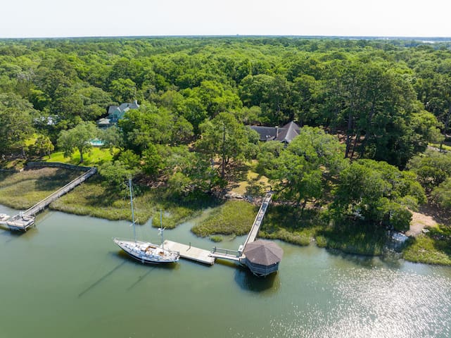 St. Philip Square managed Airbnb listing 2