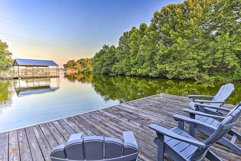 Luxurious Waterfront Home on Pickwick Lake!