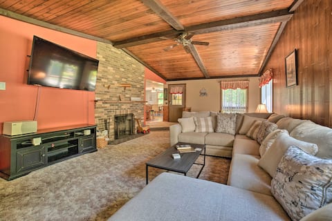 Charming Pymatuning Lake House Near Park & Beach