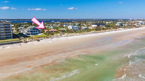 Oceanfront, huge deck, parking, sleeps 16+