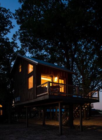 Waco Creekside Resort managed Airbnb listing 3