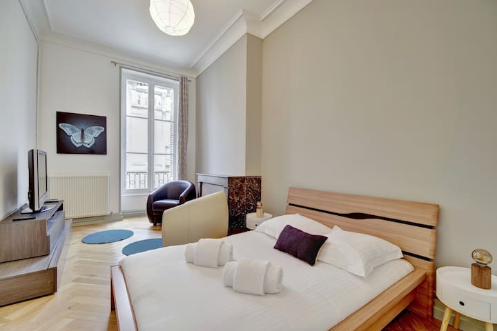 L’Impérial – Luxeux appartement dans le Triangle d’Or gallery image 4