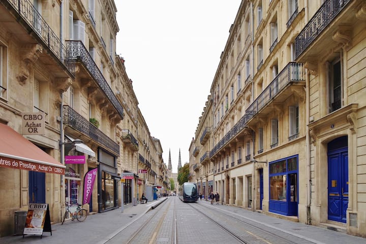 L’Impérial – Luxeux appartement dans le Triangle d’Or gallery image 2