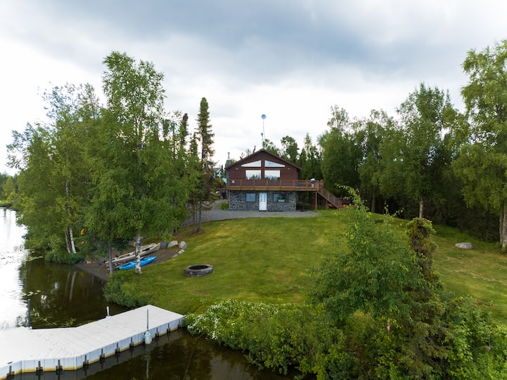 The Peaceful Peninsulaon Sports Lake/Hot tub Cabins for Rent in