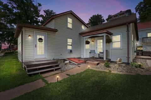Main Street+River View+3 Bedrooms