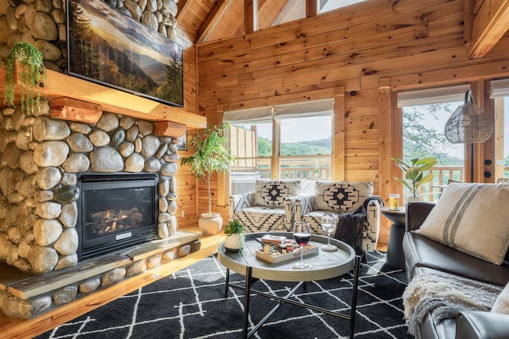 Updated Cabin | Amazing Views,hot Tub,location - Wildwood Creek, Pigeon Forge