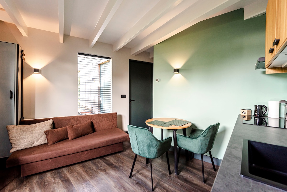 Top Airbnb: Zandvoort Lodge 2 - Amazing couples getaway in Kostverloren E.O.