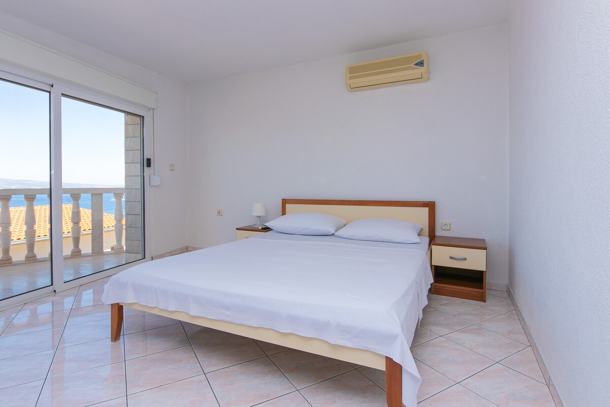 Chumba cha kulala, % {bold_end}: m 14