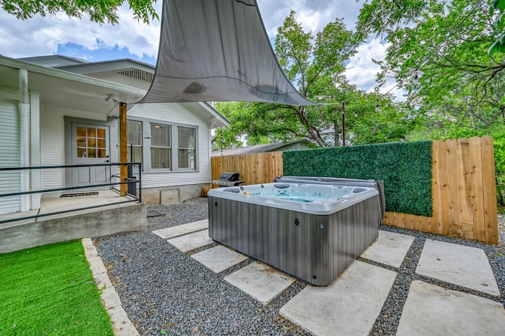 Luxury And Location With Hottub! - 프레더릭스버그