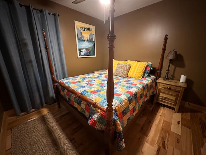 Მთავარი სართულის საწოლი 152 × 203 სმ