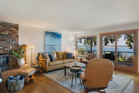 Whale Watching+Covered Deck+Hot Tub+Fenced in Yard