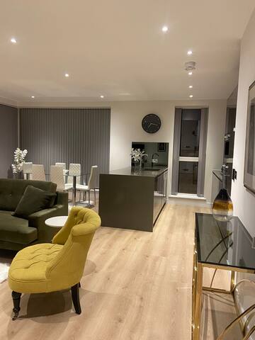 Flat 17 – Marvelous 3 Bed flat in Kewbridge gallery image 3