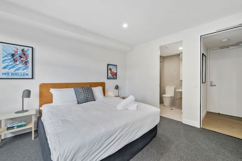 Popular Airbnb listing: Kooroora West 102 - Three Bedroom Apartment in Mount Buller