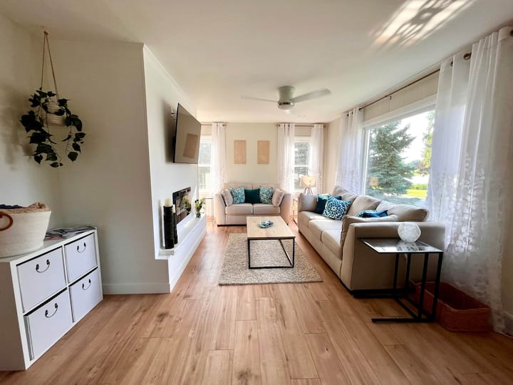 Serene Cottage With View Of Green Lake - Green Lake, WI