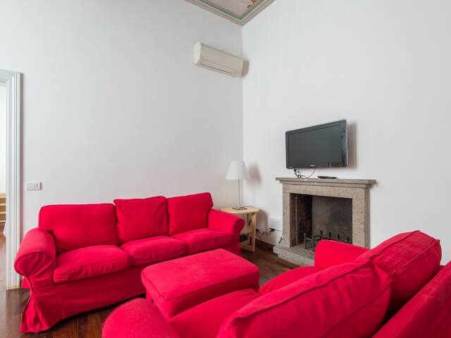 Vittoria Luxury Two Bedroom Apartment gallery image 3