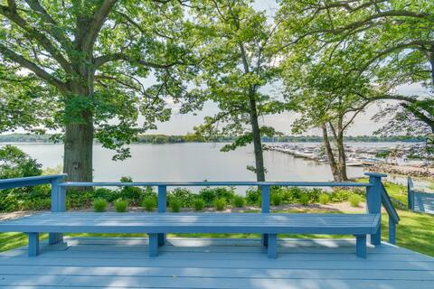 Waterfront Getaway on Sodus Bay: Prime Location!