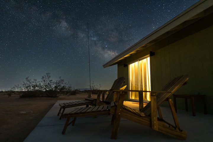 Green Jackrabbit - Hot Tub + Endless Desert Views - Airbnb