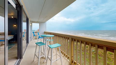 MT501 Ocean View, Shared Pool/Hot Tub, Boardwalk