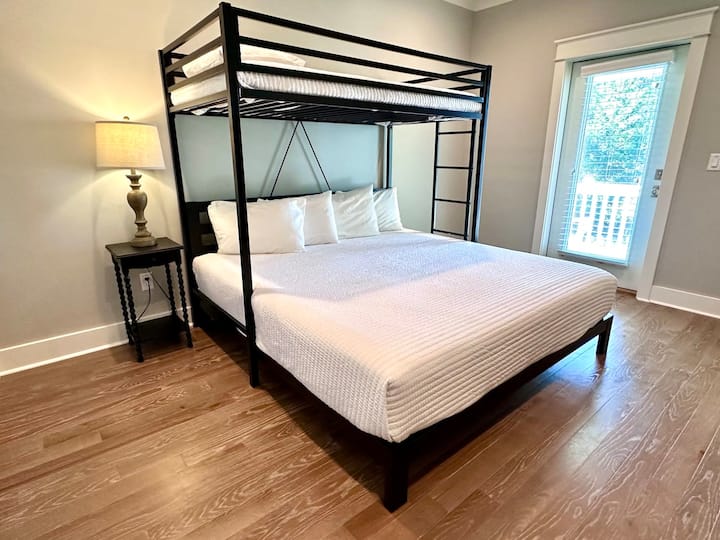 Bedroom 3 - King Bed & Twin Bed
