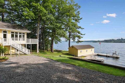 Lake Winni- Amazing waterfront oasis- beach, dock and more!