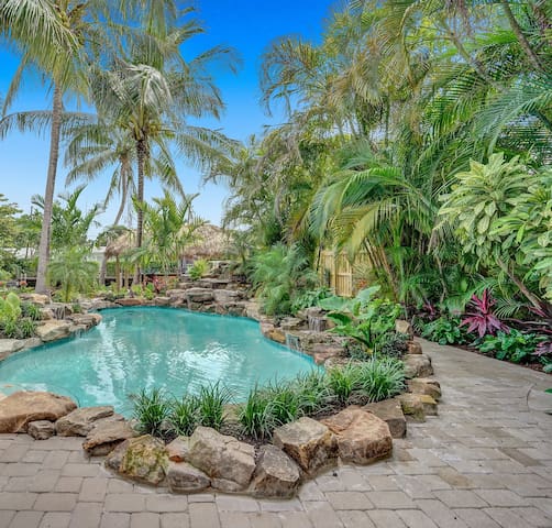 50% off New Waterfront Oasis Mins Beach,Eats,Shop