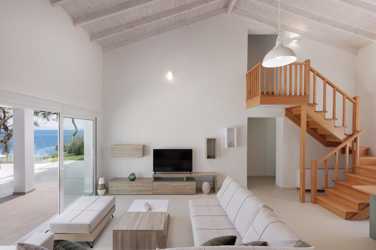 Casa Dafni — view 5
