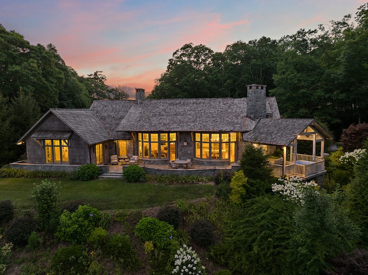 Elegant Mountain Home With Views - Banner Elk, NC