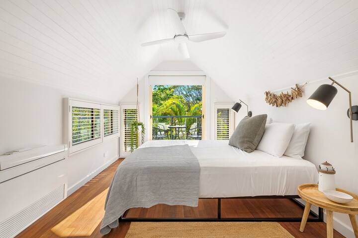 La Mer – modern design with beachfront position gallery image 3