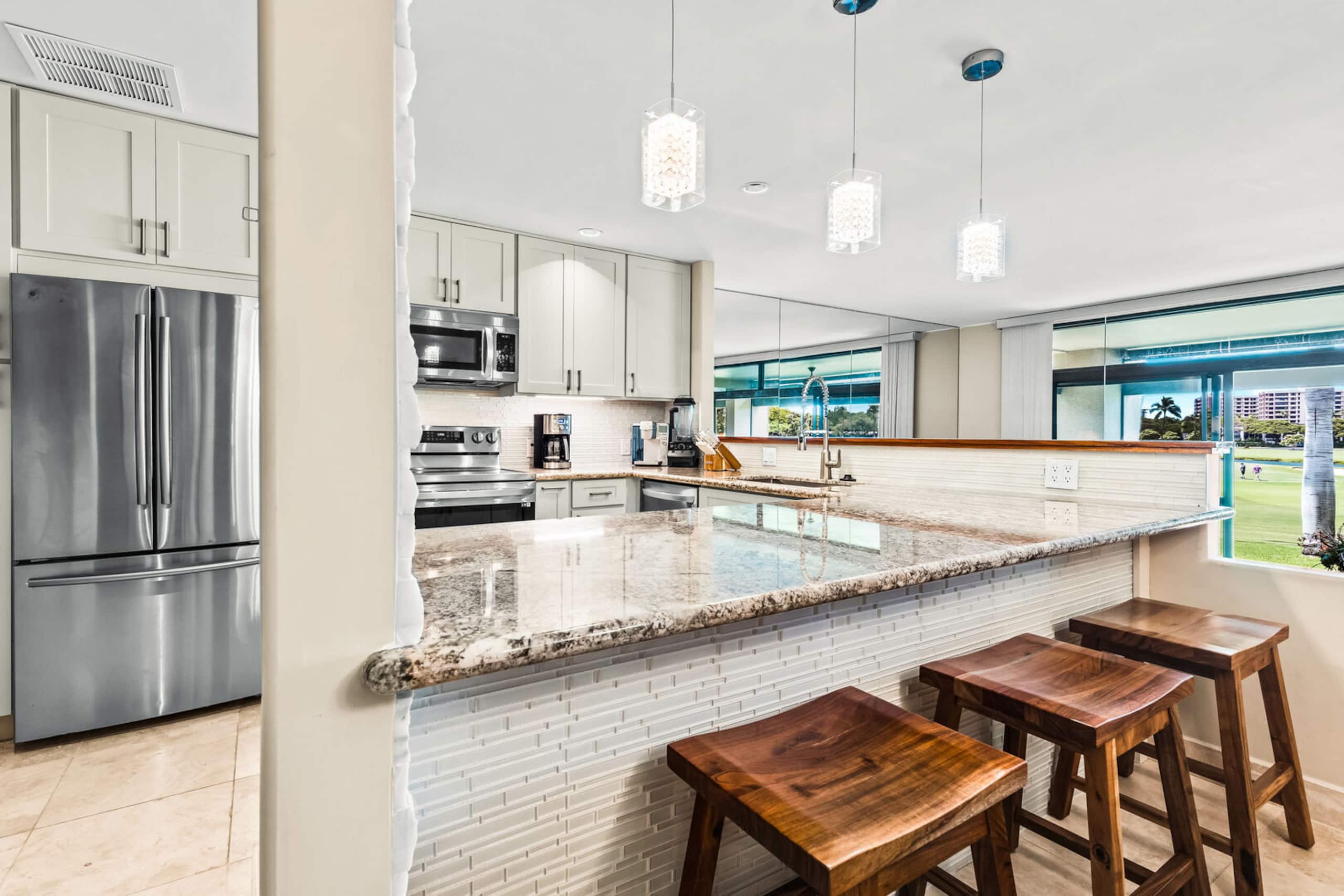 Condo in Lahaina · ★4.77 · 2 bedrooms · 4 beds · 2 private baths - Image 11