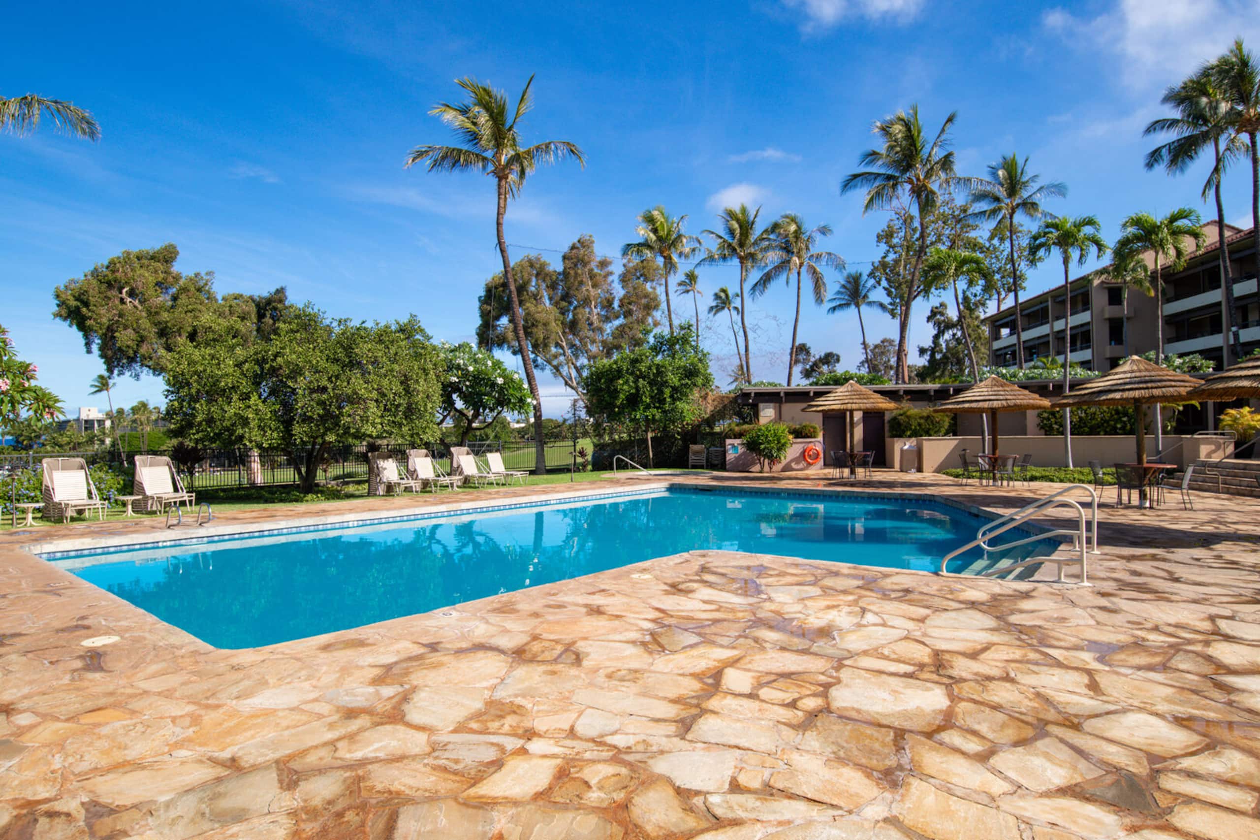 Condo in Lahaina · ★4.77 · 2 bedrooms · 4 beds · 2 private baths - Image 35