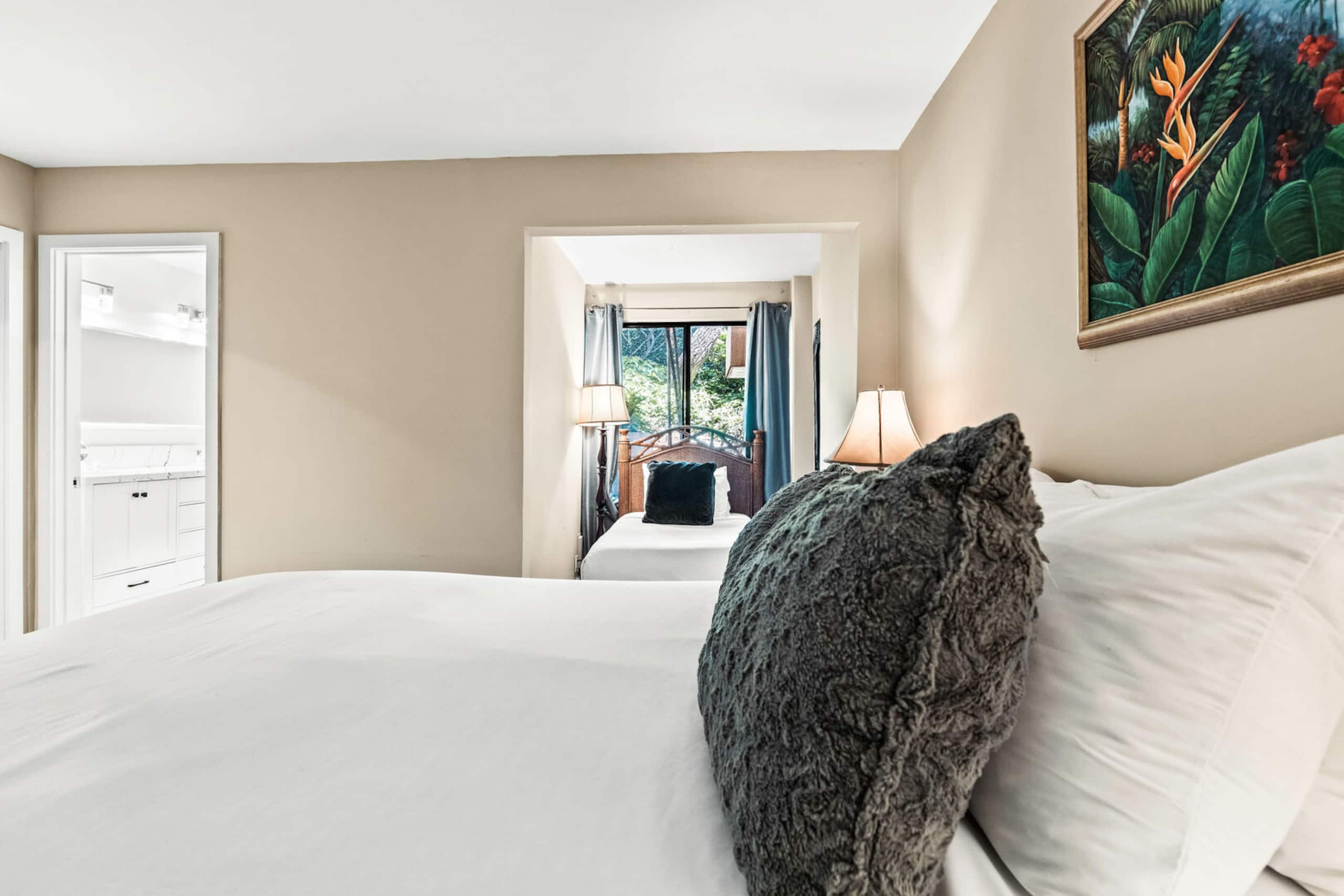 Condo in Lahaina · ★4.77 · 2 bedrooms · 4 beds · 2 private baths - Image 18