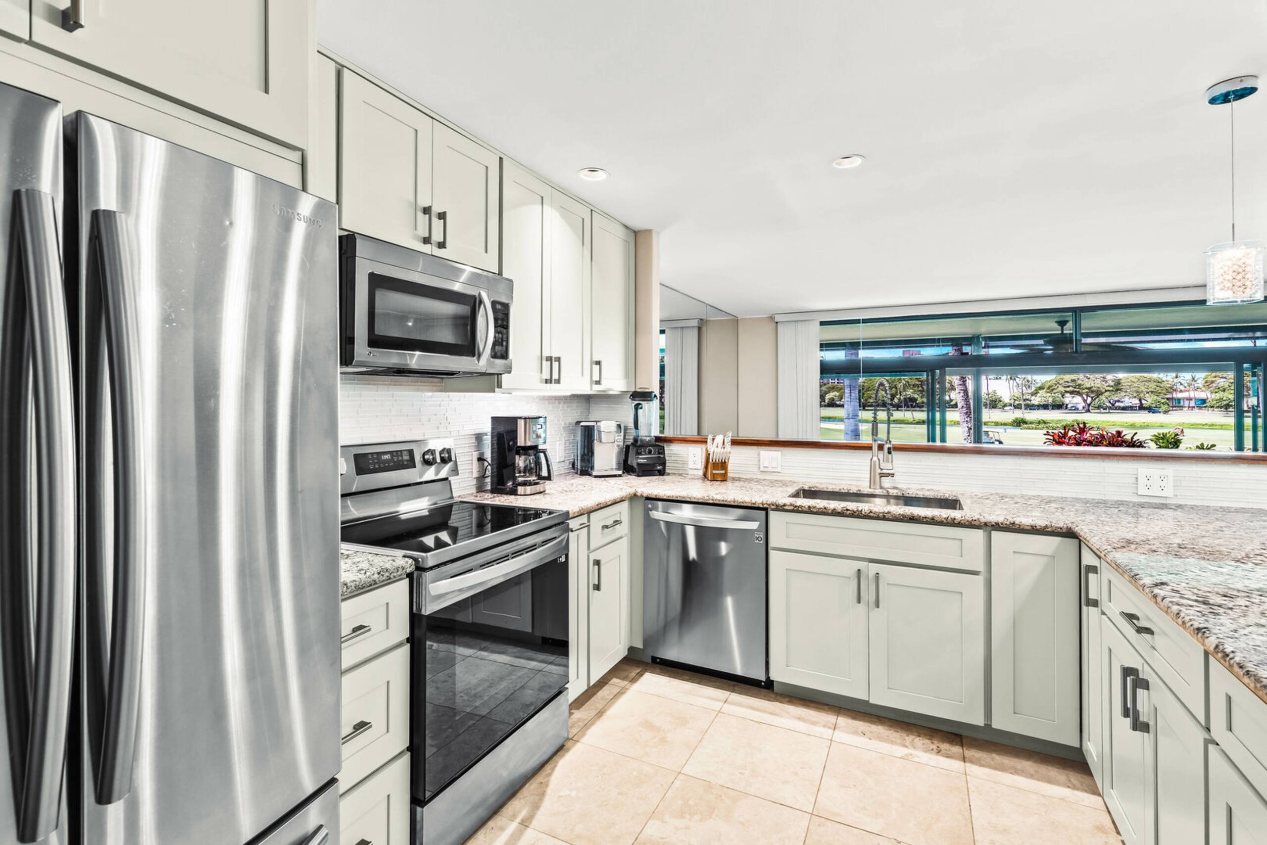 Condo in Lahaina · ★4.77 · 2 bedrooms · 4 beds · 2 private baths - Image 14