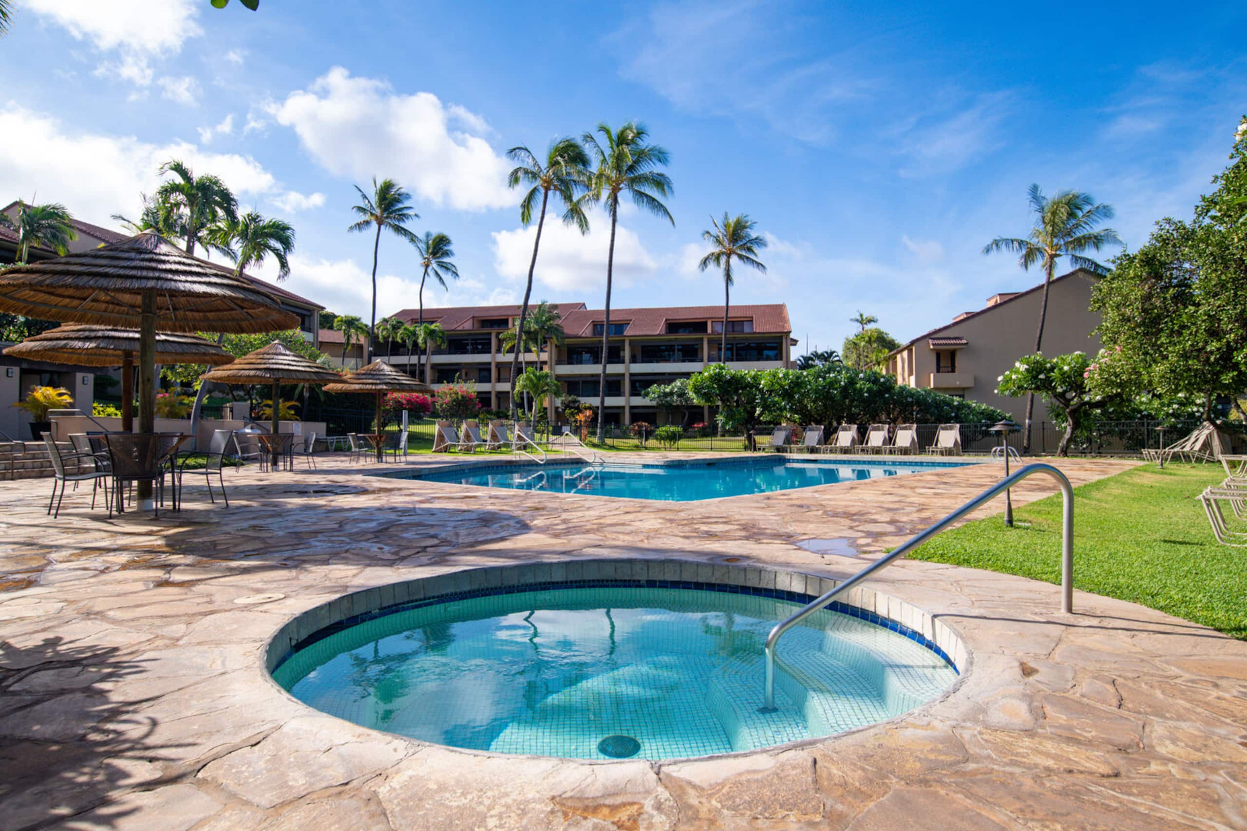 Condo in Lahaina · ★4.77 · 2 bedrooms · 4 beds · 2 private baths - Image 37