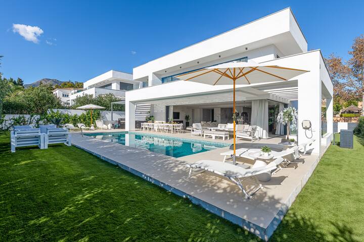 Barbara Y Roberto Holiday Rentals managed Airbnb listing 1