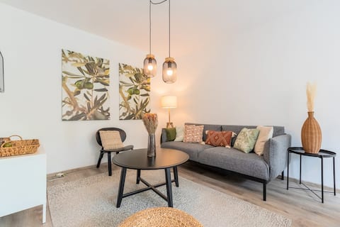 Successful Airbnb property: Charming apartment with balcony with parking in La Madeleine