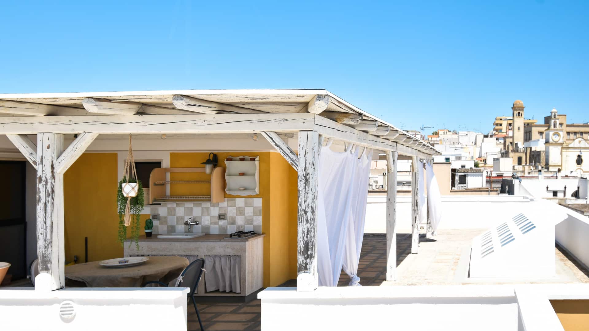 Houses: La Mansardina by Rentbeat