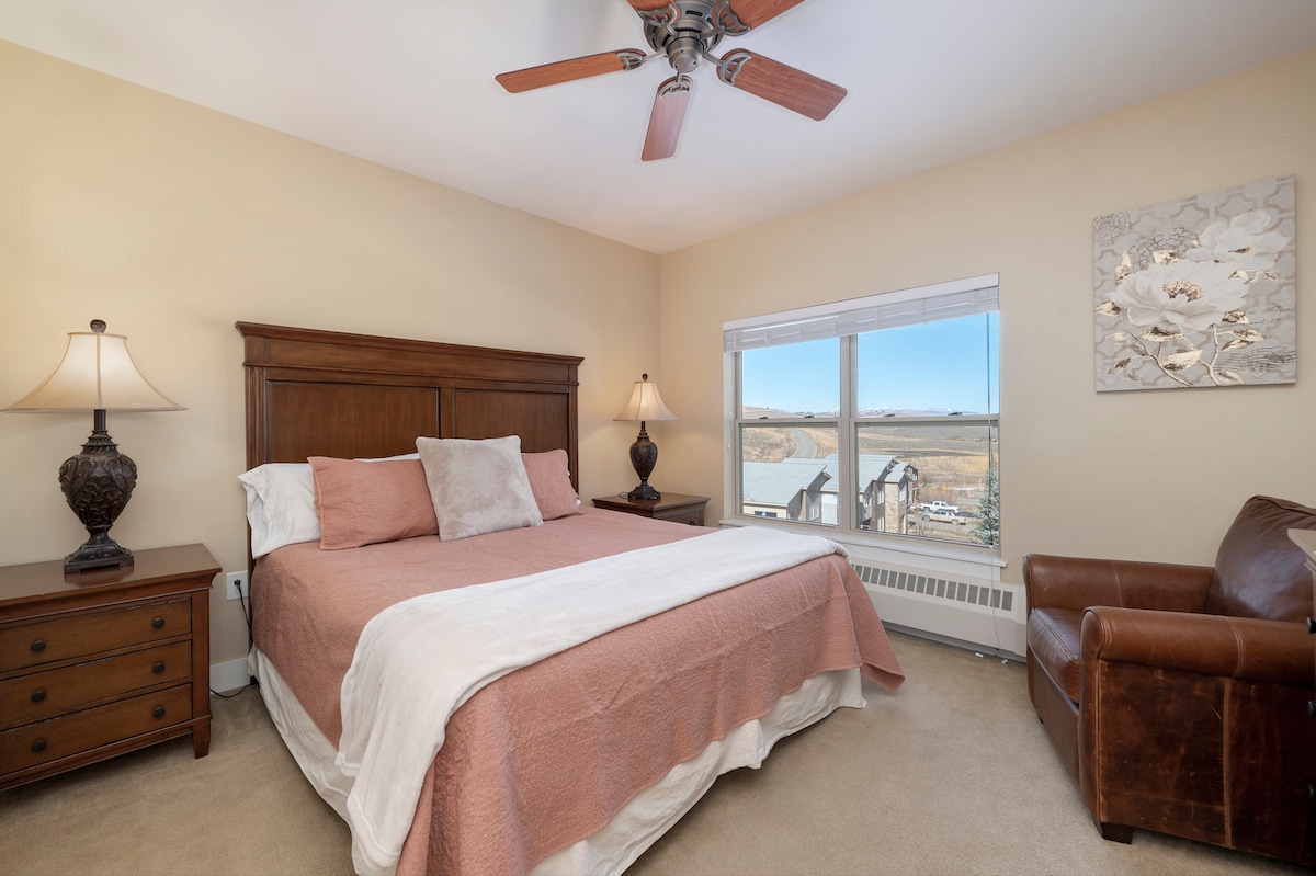 Спалня №1 просторна със суперголямо двойно легло