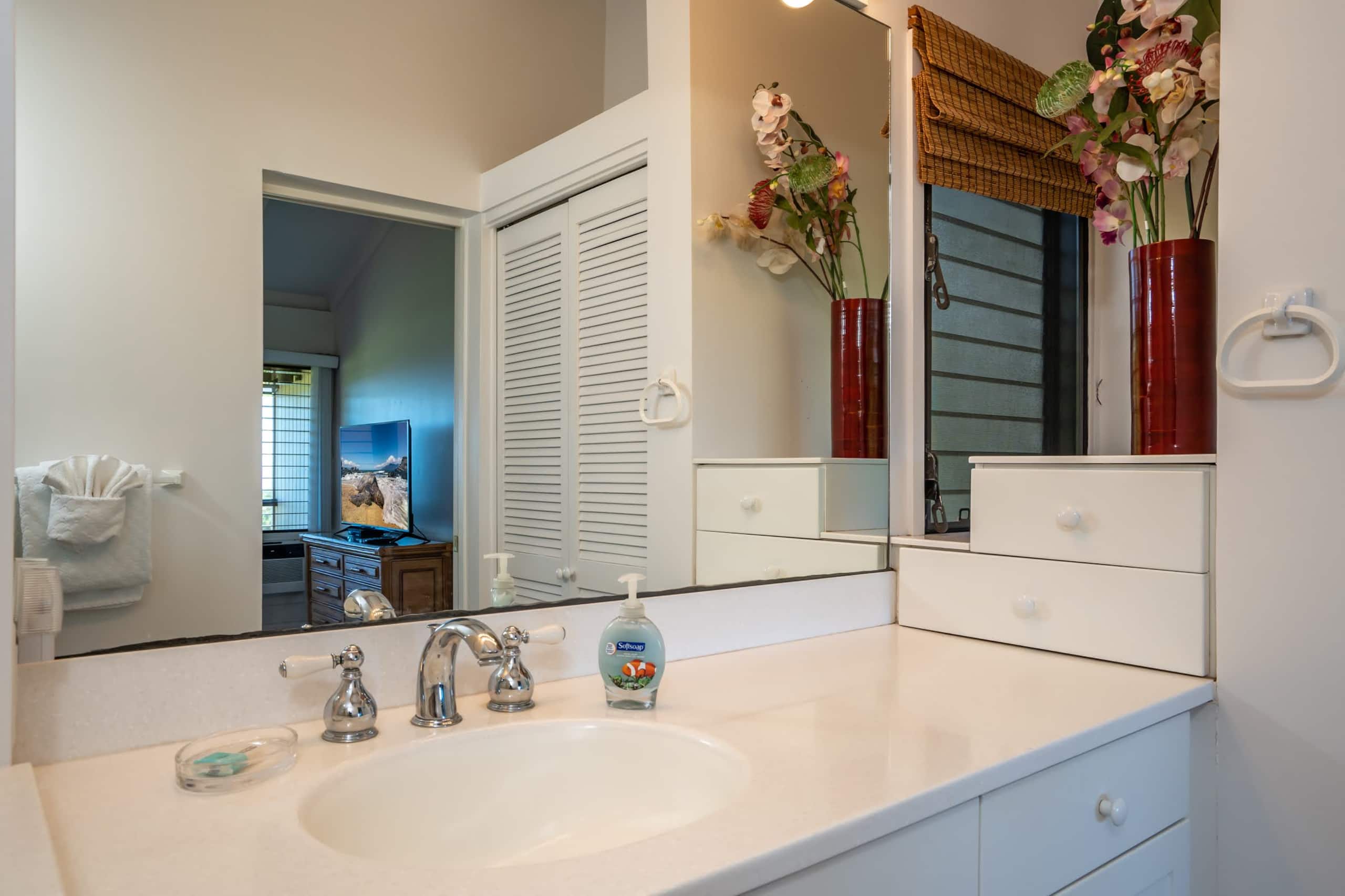 Condo in Wailea · ★4.75 · 2 bedrooms · 3 beds · 2 baths - Photo 25