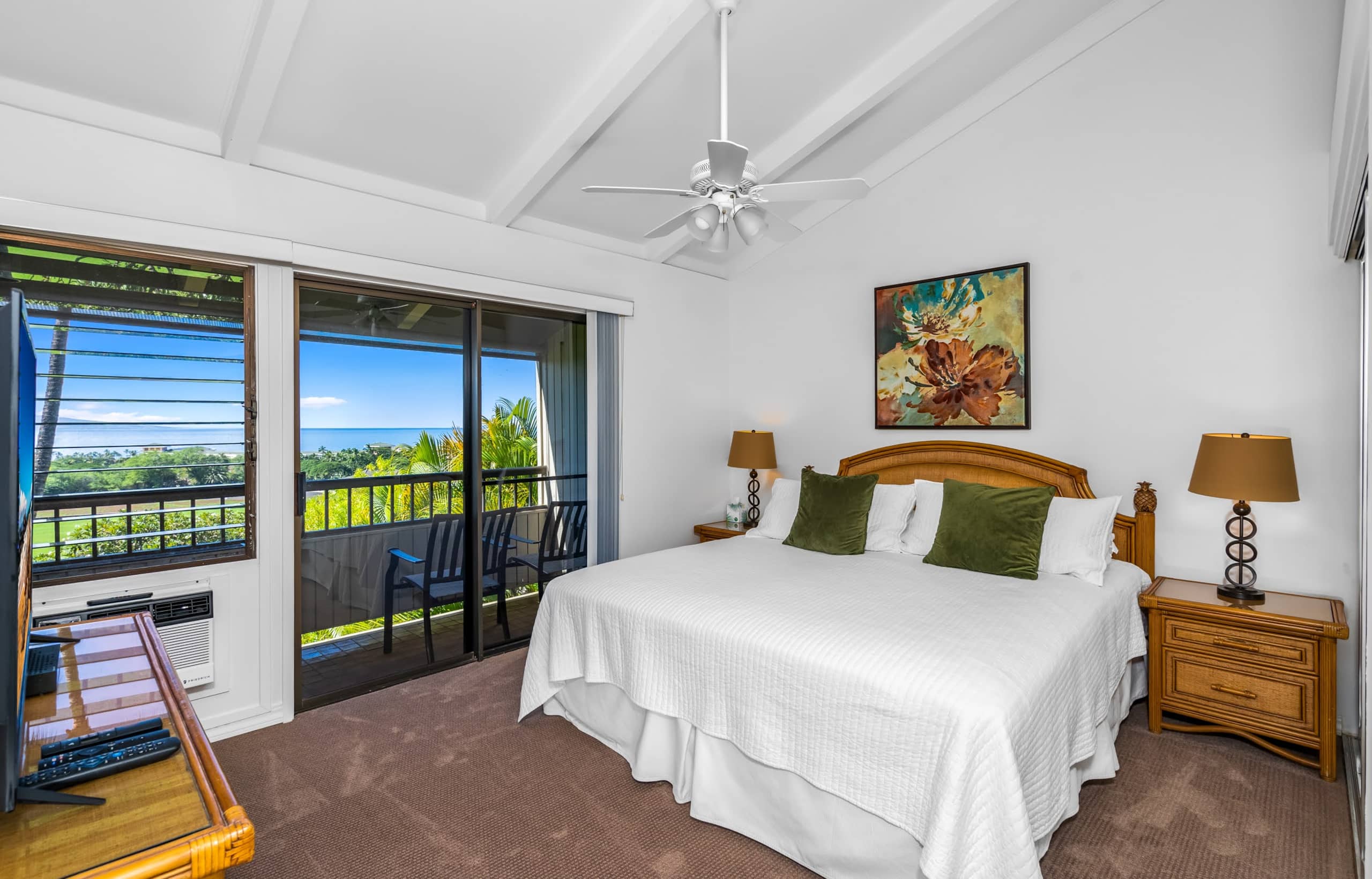 Condo in Wailea · ★4.75 · 2 bedrooms · 3 beds · 2 baths - Photo 12
