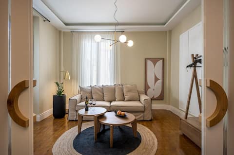 Popular Airbnb listing: Sofias LemonTree Family House in Δήμος Αγίου Νικολάου
