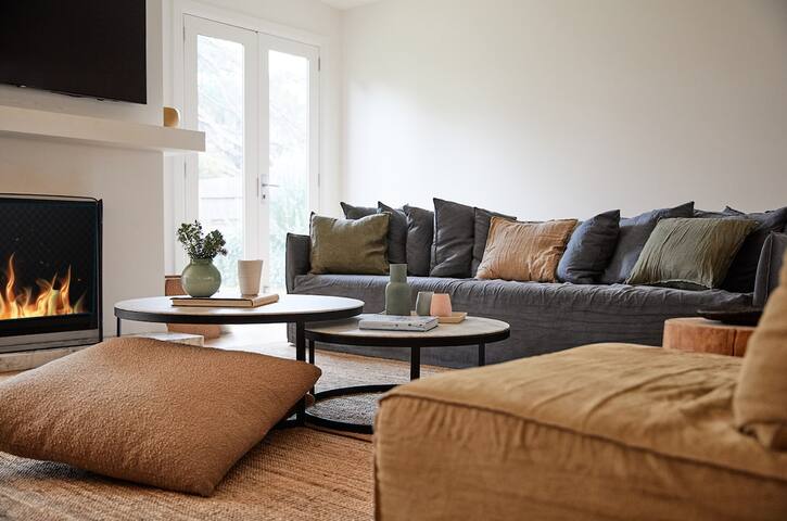 *Westhaven Walk to Beach,Shop, Pool, Spa,Open Fire gallery image 4