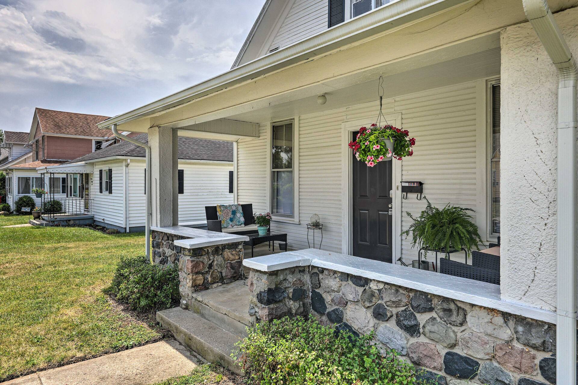 Pet-Friendly Greenville Home w/ Private Yard — photo 3